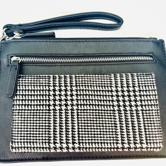 Charming Charlie Black and White Clutch. excellent condition. Used once - Picture 1 of 5